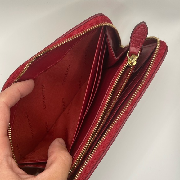 BURBERRY Haymarket Check Heart Print Zip Around Wallet - Picture 12 of 14